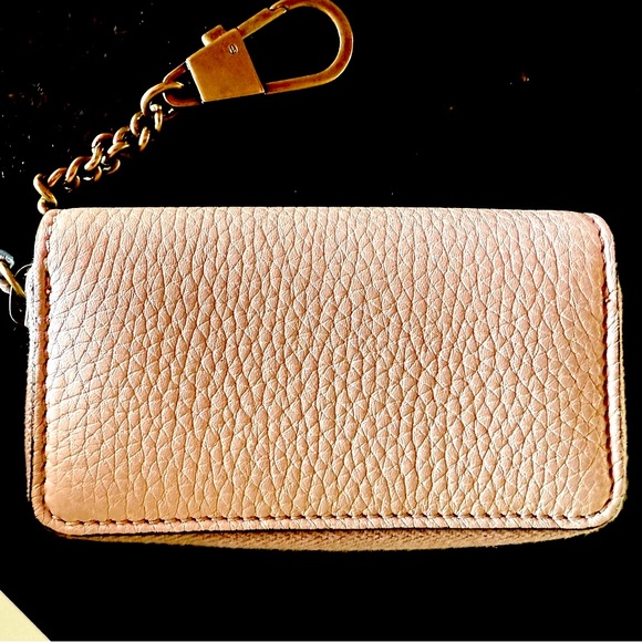 Gucci Pink and Gold Key Holder / Handbag Charm with Decorative Bee - Authentic - Picture 2 of 10